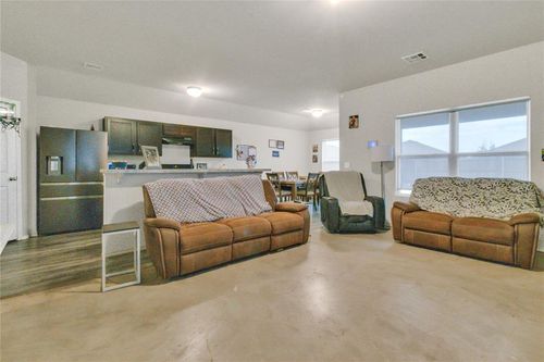 9513 Nw 120th St, Yukon, OK, 73099-8985 | Card Image