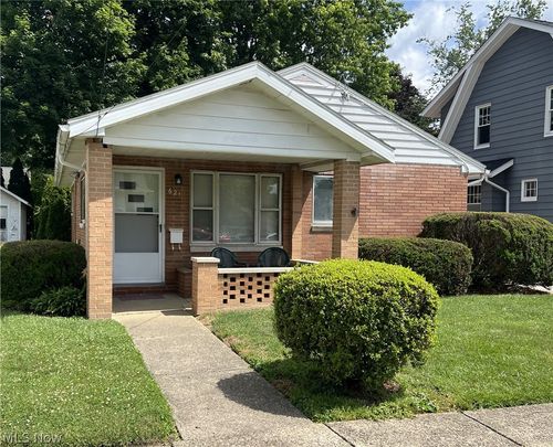 621 Arcadia Ave, Cuyahoga Falls, OH, 44221-4819 | Card Image