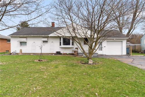 983 Beechwood Dr, Girard, OH, 44420-2138 | Card Image