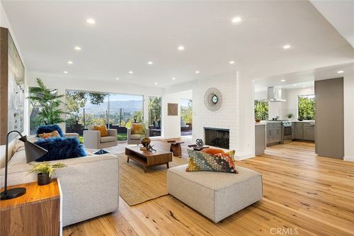 4747 El Caballero Dr, Tarzana, CA, 91356 | Card Image