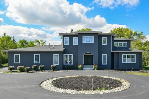 8825 N Spruce Road, River Hills, WI, 53217 | Card Image