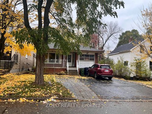190 Pemberton Ave, North York, ON, M2M1Y8 | Card Image
