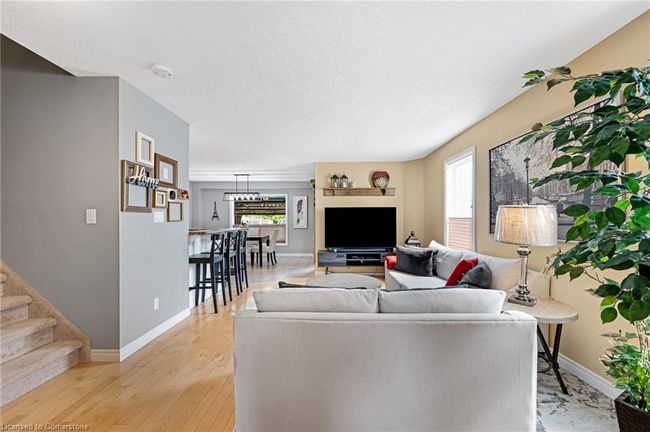 74 Colton Cir, Townhouse with 3 bedrooms, 4 bathrooms and 3 parking in Kitchener ON | Image 9