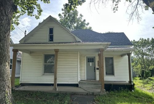 706 N Victor St, Christopher, IL, 62822-1035 | Card Image