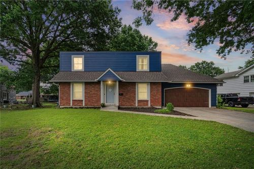 315 Hawthorne Dr, Belton, MO, 64012-1934 | Card Image