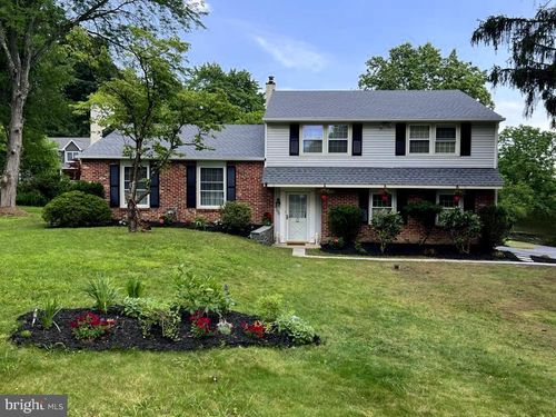 405 Edgewood Dr, EXTON, PA, 19341-2014 | Card Image