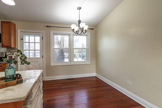 427 Brittany Ln, House other with 3 bedrooms, 2 bathrooms and 2 parking in Lindenhurst IL | Image 11