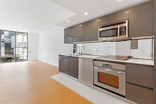 apt-705-31 Se 6th St, Miami, FL, 33131-3168 | Card Image