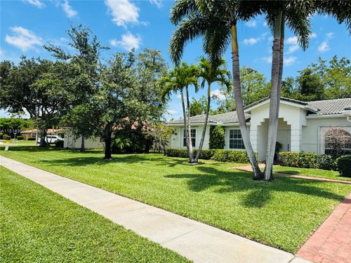 126 Chestnut Cir, Royal Palm Beach, FL, 33411-4736 | Card Image