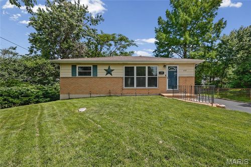 3707 Hoffmeister Ave, Saint Louis, MO, 63125-1425 | Card Image