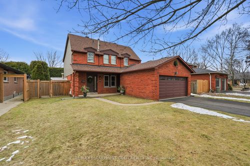 6 Lilac Crt, Ancaster, ON, L9G4E3 | Card Image