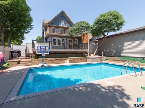 1120 S Center Ave Avenue, Sioux Falls, SD, 57105 | Card Image