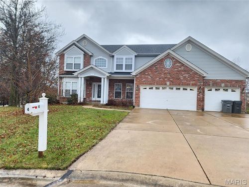 4 Greenbriar Summit Ct, Saint Peters, MO, 63376-7738 | Card Image