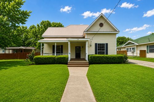 208 Frisco St, Cumby, TX, 75433-2617 | Card Image