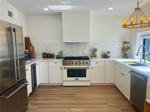 100 Yorktown, Newport Beach, CA, 92660-6147 | Card Image