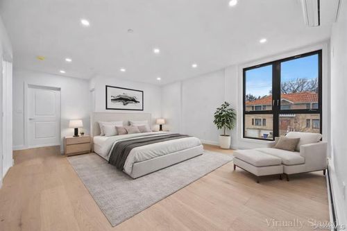 33-03 213th St, Bayside, NY, 11361-1532 | Card Image