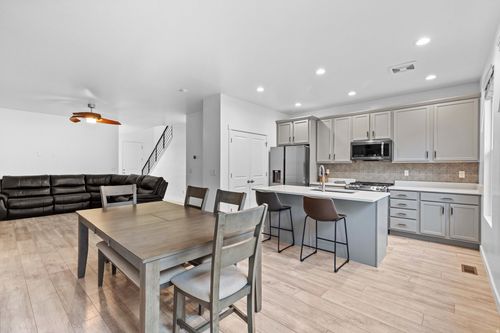 10643 S Lamond Dr, South Jordan, UT, 84009-1251 | Card Image