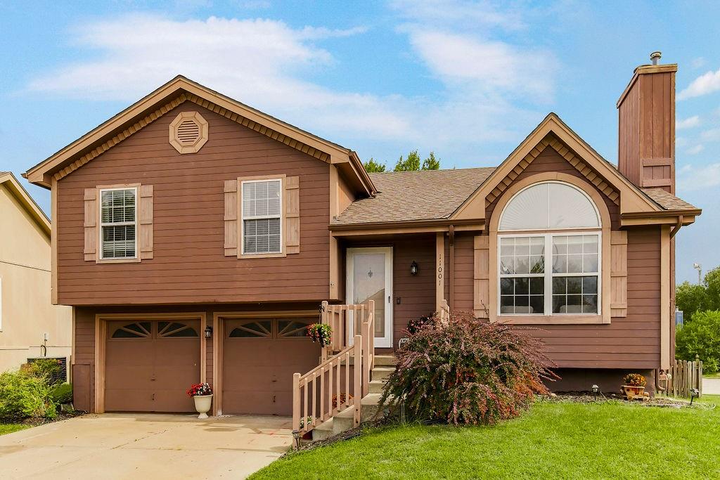 Lewis Ave, Kansas City, MO 64157