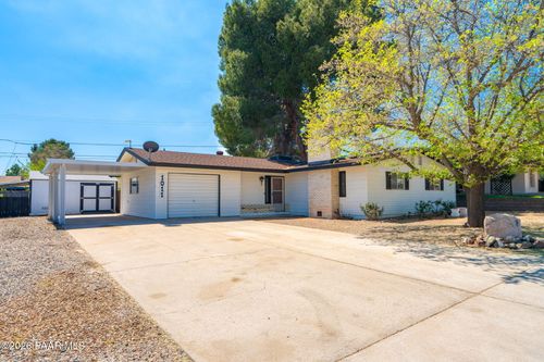 1011 E Ash Dr, Cottonwood, AZ, 86326-4235 | Card Image