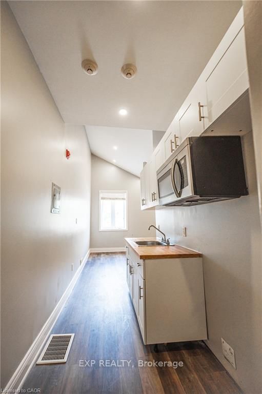 Residential Lease in Hamilton 3