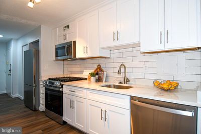 601 - 700 7 Th Street Sw, Condo with 2 bedrooms, 2 bathrooms and null parking in WASHINGTON DC | Image 2