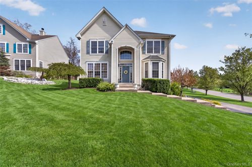 17 Oldwyck Cres, Highland Mills, NY, 10930-8311 | Card Image