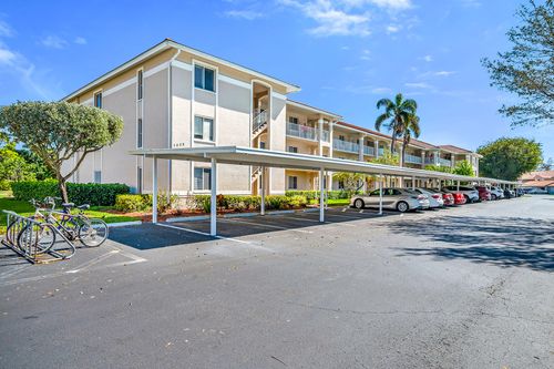 202-7025 Dennis Cir, NAPLES, FL, 34104-8772 | Card Image