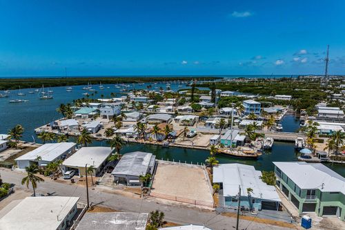 735 26th Street Ocean, Marathon, FL, 33050-2211 | Card Image