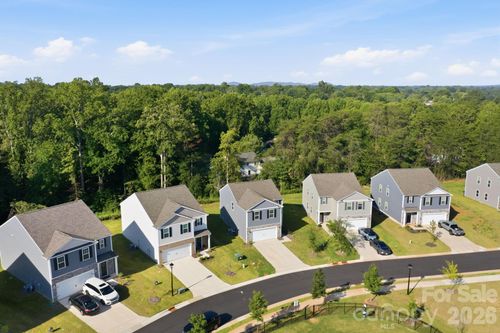 1314 37th Avenue Ln Ne, Hickory, NC, 28601-9692 | Card Image