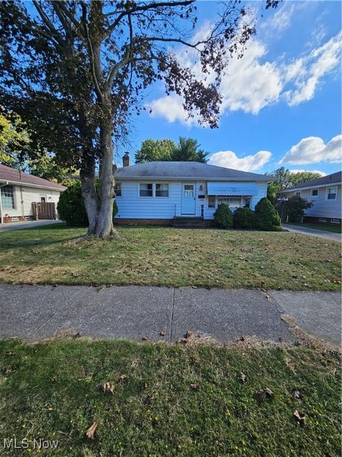 6369 Anita Dr, Parma Heights, OH, 44130-2821 | Card Image