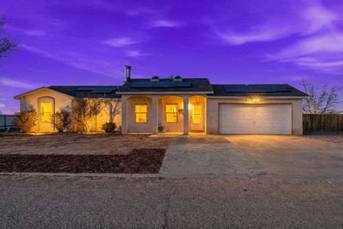 19 Owens Dr, Los Lunas, NM, 87031-8095 | Card Image