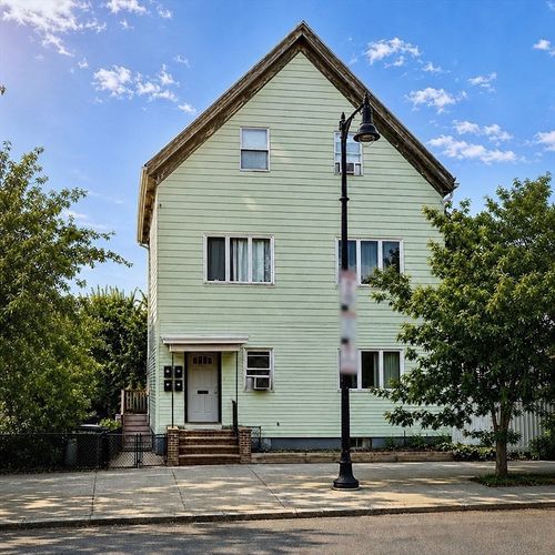 549 Bennington St, Boston, MA, 02128-1520 | Card Image