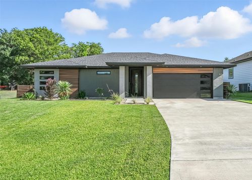 330 W Morris St, Rhome, TX, 76078-4495 | Card Image