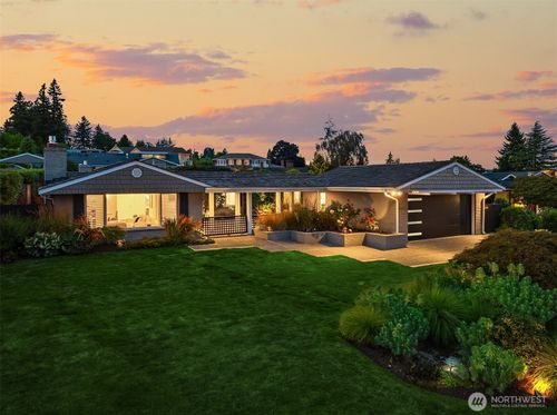 9642 Hilltop Road, Bellevue, WA, 98004 | Card Image