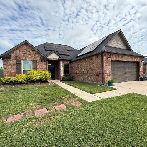 141 Majestic Oak Cir, Lake Jackson, TX, 77566-5772 | Card Image
