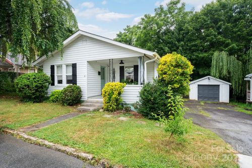 18 Jarrett St, Asheville, NC, 28806-3440 | Card Image