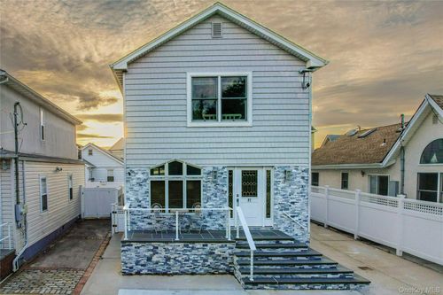 97 Cedarhurst Ave, Point Lookout, NY, 11569-3013 | Card Image