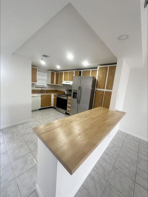 apt-410-3001 W Rolling Hills Cir, Davie, FL, 33328-1917 | Card Image