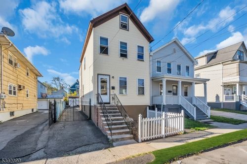 932 Flora St, Elizabeth, NJ, 07201-1914 | Card Image