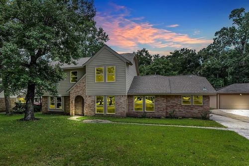 696 Ravensworth Dr, Conroe, TX, 77302-3736 | Card Image