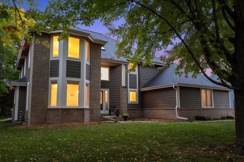 1264 Creekside Ln, Grafton, WI, 53024-9590 | Card Image