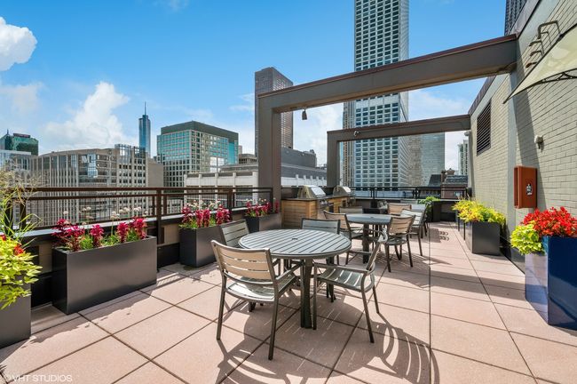 APT-1802 - 247 E Chestnut St, Condo with 2 bedrooms, 2 bathrooms and null parking in CHICAGO IL | Image 16