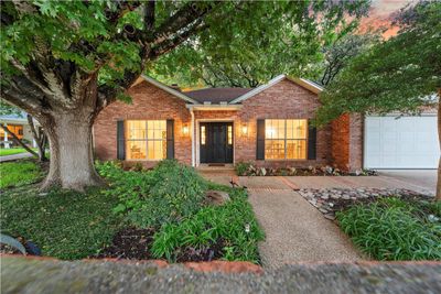 3609 Rocky Ledge Circle, House other with 3 bedrooms, 2 bathrooms and 2 parking in Waco TX | Image 1