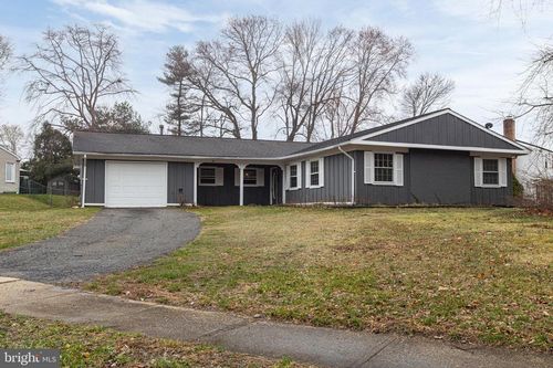 90 Twin Hill Dr, Willingboro, NJ, 08046-3726 | Card Image