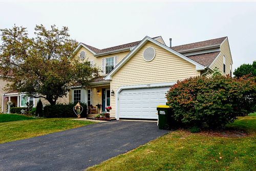 992 Mcphee Dr, Lake In The Hills, IL, 60156-1555 | Card Image