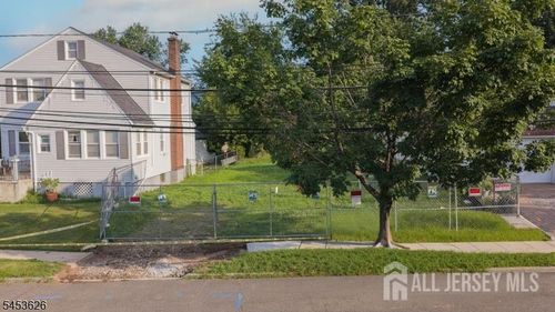 272 Beechwood Ave, Union, NJ, 07083-8306 | Card Image