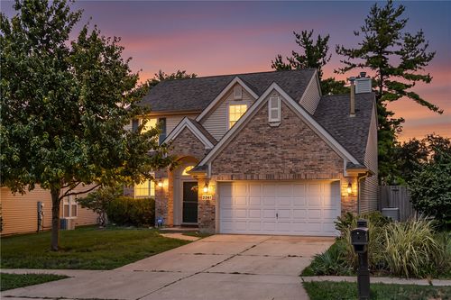 2381 Polo Park Dr, West Carrollton, OH, 45439-3270 | Card Image