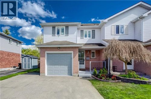 466 Exmoor St, Waterloo, ON, N2K3T7 | Card Image