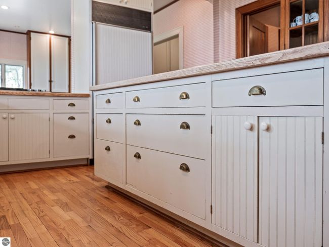 431 Michigan Ave, House other with 10 bedrooms, 7 bathrooms and null parking in Charlevoix MI | Image 23