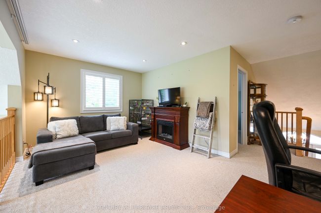 2 - 10 Zimmerman Dr, Condo with 3 bedrooms, 3 bathrooms and 1 parking in Caledon ON | Image 21